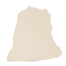 Peau de cuir de veau lisse crème, naturelle et élégante, pour couture ou maroquinerie, sans logo ou marque visible.