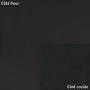 Peau de cuir de vachette lisse noir satiné, matériau de haute qualité pour la maroquinerie ou la couture.