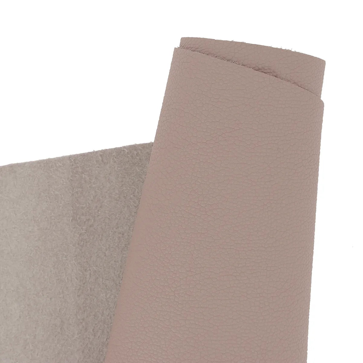 Peau de cuir de vachette Oasis gris taupe, texture grainée, matériau durable pour projets de maroquinerie ou décoration.