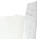 Peau de cuir de chèvre velours fantaisie avec imprimé grain galuchat blanc argenté, souple et texturée, roulée.