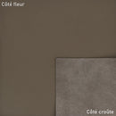 Peau de cuir d'agneau nappa marron taupe, texture douce et souple, pour projets de maroquinerie ou décoration intérieure.