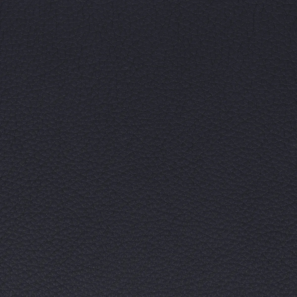 Coupon de cuir de vachette grainé couleur bleu foncé. Morceau de cuir bleu idéal pour la réalisation de petite maroquinerie, accessoire, décoration...
