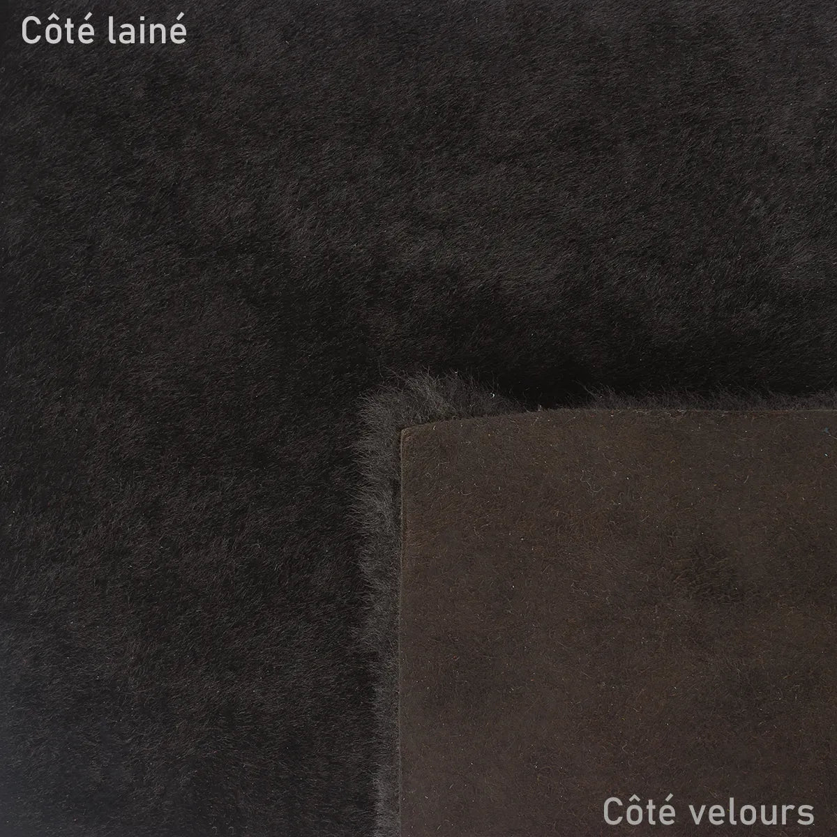 Peau de mouton lainé lisse marron foncé, dos velours, pour cuir Autres, texture douce et élégante.