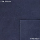 Peau de cuir de veau velours bleu foncé, texture douce et élégante, pour projets de maroquinerie ou décoration.