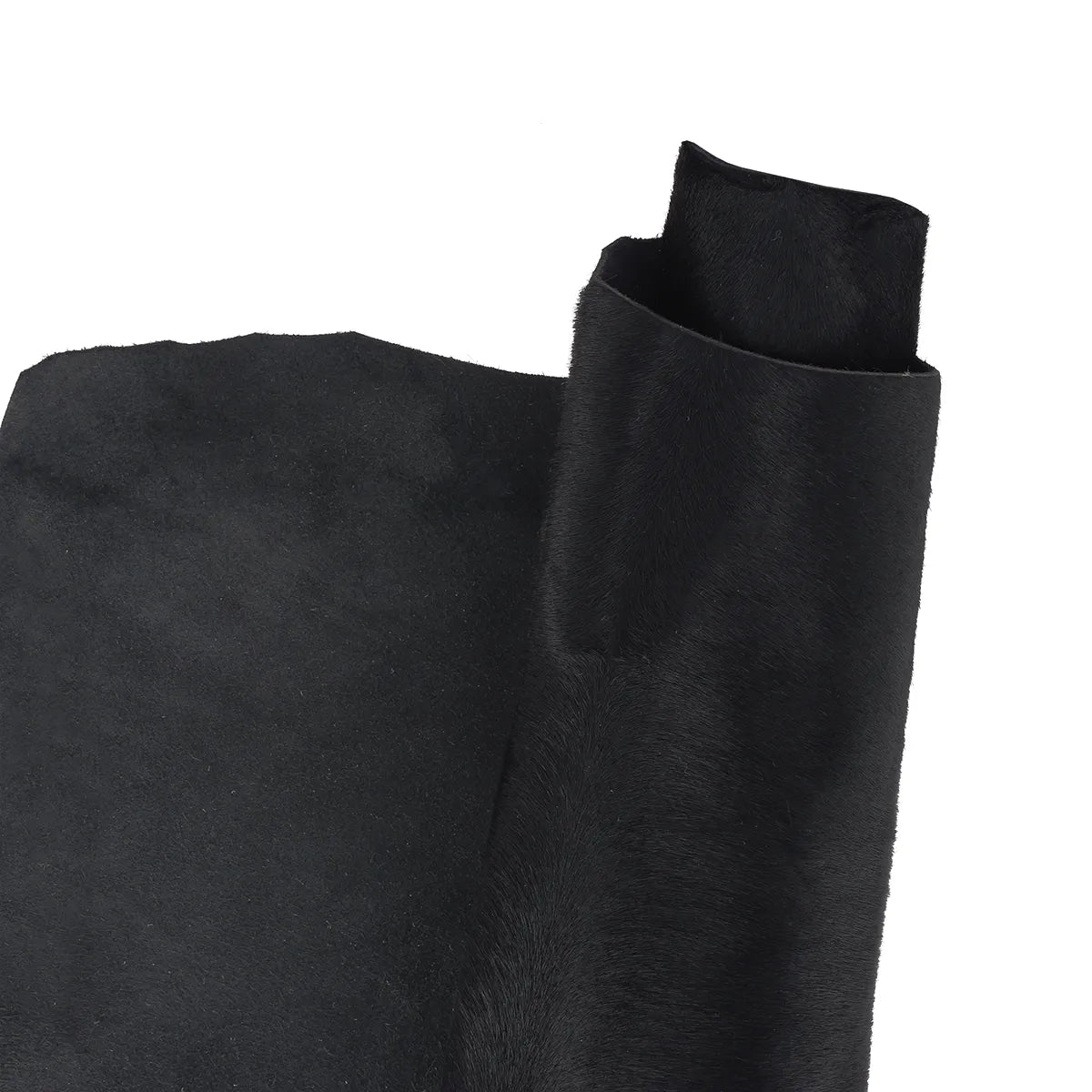 Cuir de veau à poils noir, cuir pony hair idéal pour la confection de chaussure, rabat de sac, accessoire, décoration