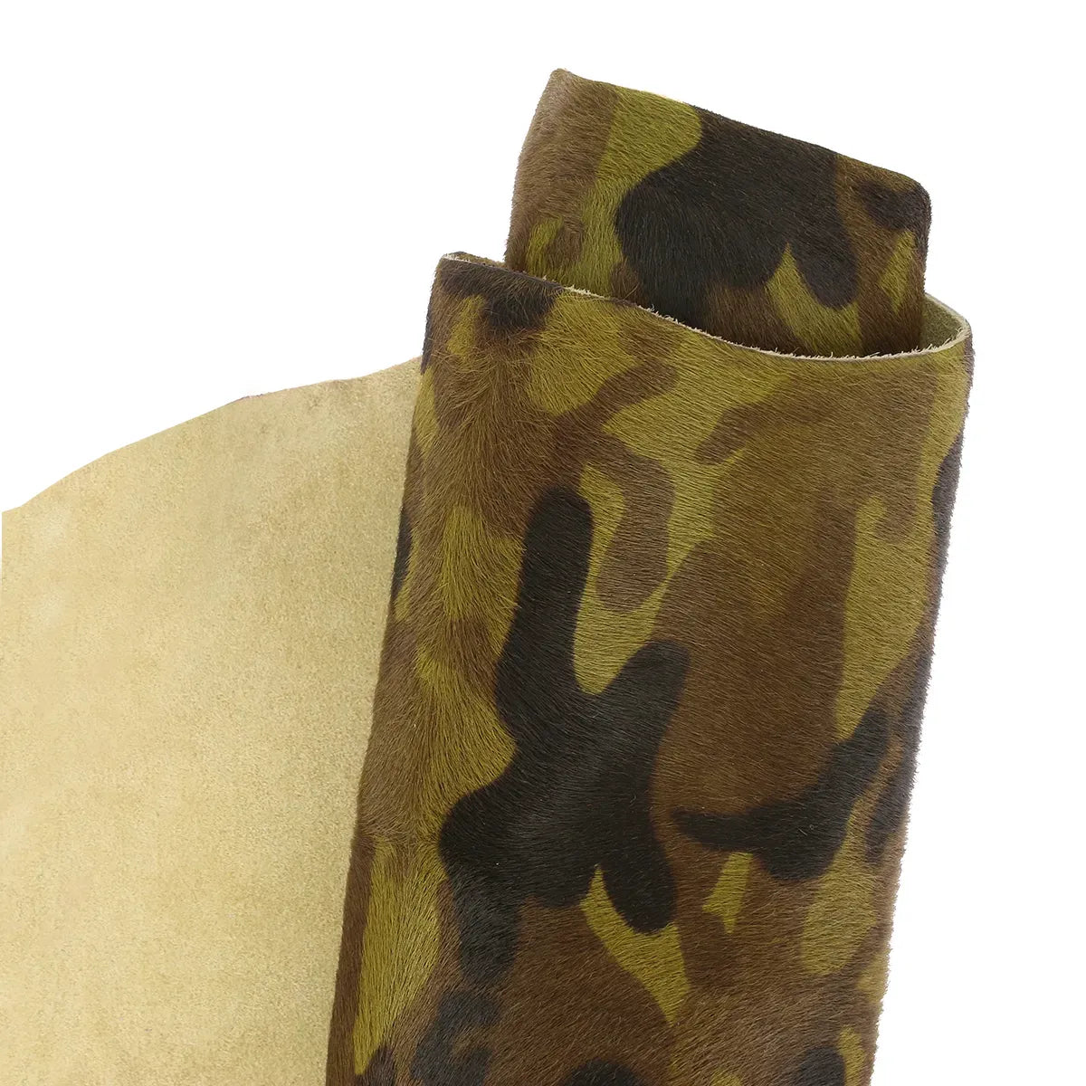 Peau de cuir à poils pony hair camouflage vert kaki. Cuir cavallino à poil court idéal pour la fabrication de chaussure, accessoire, pochette...