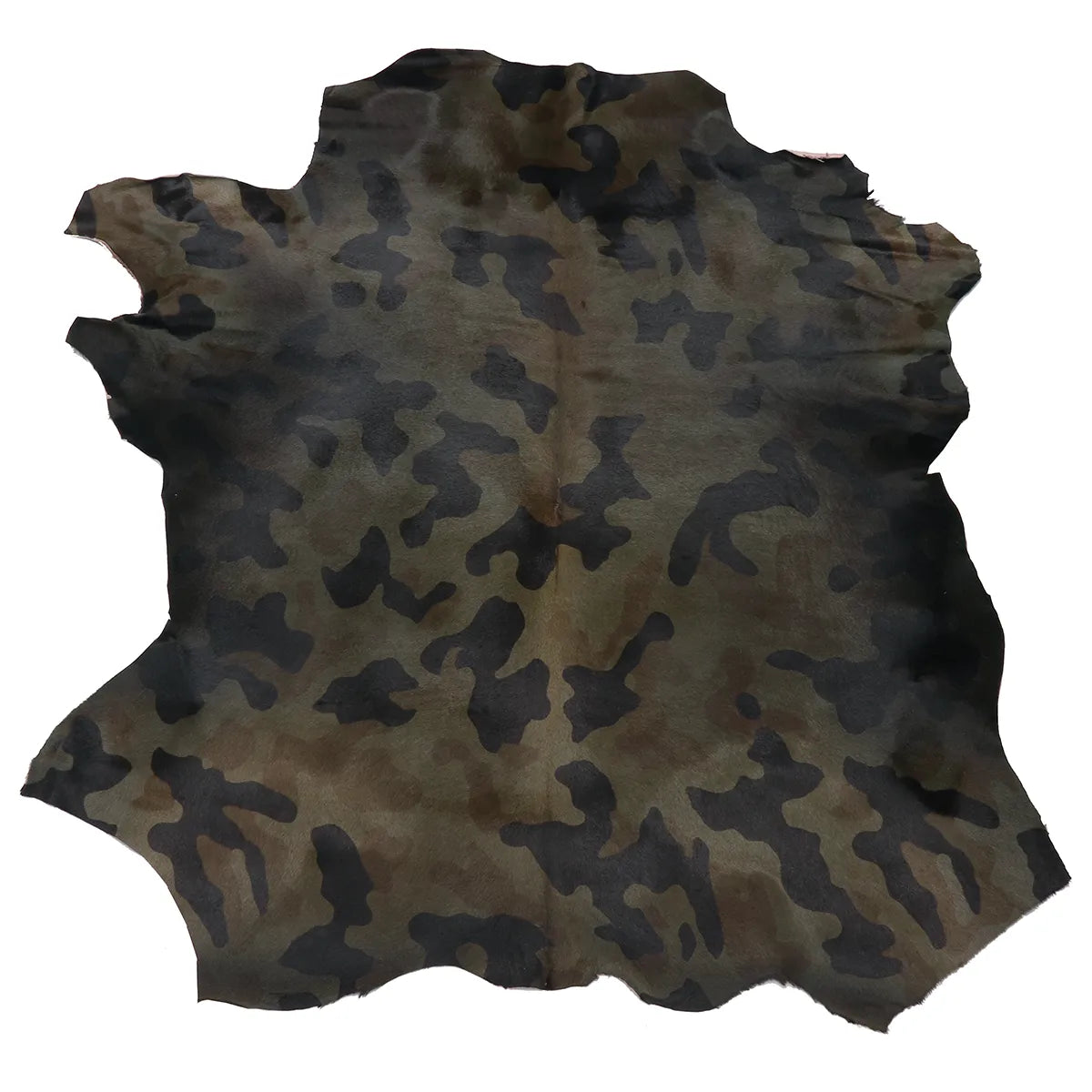 Peau de cuir entière à poils couleur gris vert motif camouflage.