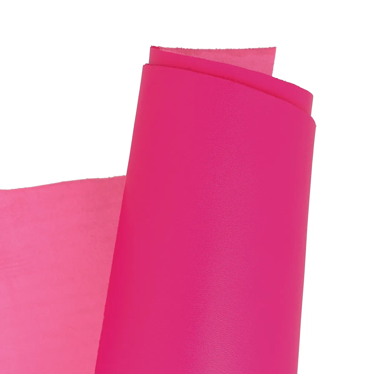 Peau de cuir de veau DIVA rose fuchsia, finition lisse, texture douce, pour couture ou maroquinerie, image en gros plan.