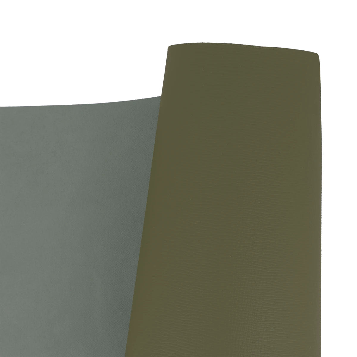 Peau de cuir de veau grain saffiano kaki, matériau durable et élégant pour accessoires ou maroquinerie, vue de face.