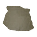 Peau de cuir d'agneau nappa kaki, texture douce et souple, vue d'ensemble du cuir naturel.