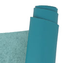 Peau de cuir de vachette lisse bleu turquoise, 1,7 mm d'épaisseur de la gamme Venus. Cuir idéal pour la fabrication de maroquinerie, accessoire...