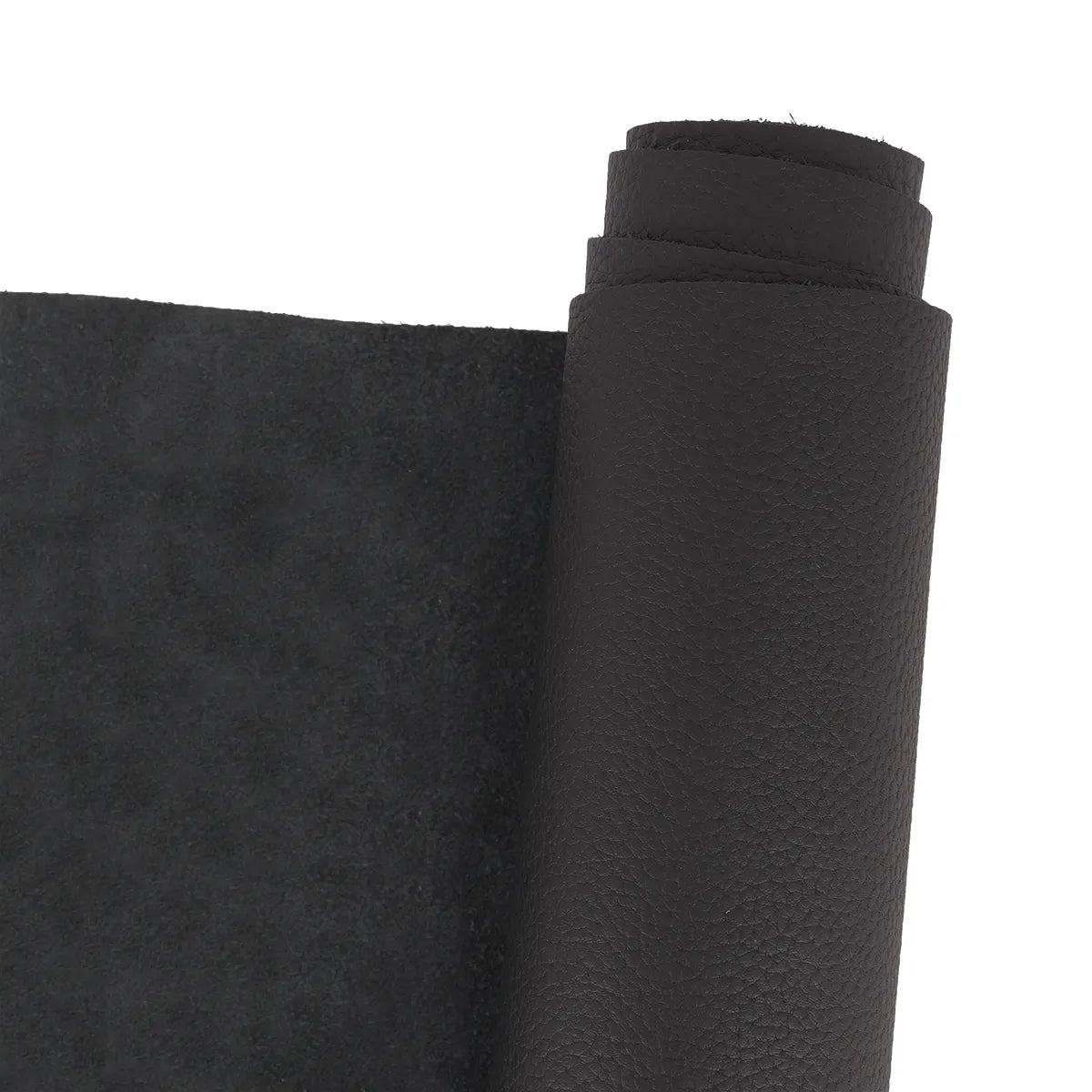 Peau de cuir de vachette grainé noir mat. Cuir souple avec des grains fins idéal pour la réalisation de maroquinerie (sac, pochette...)
