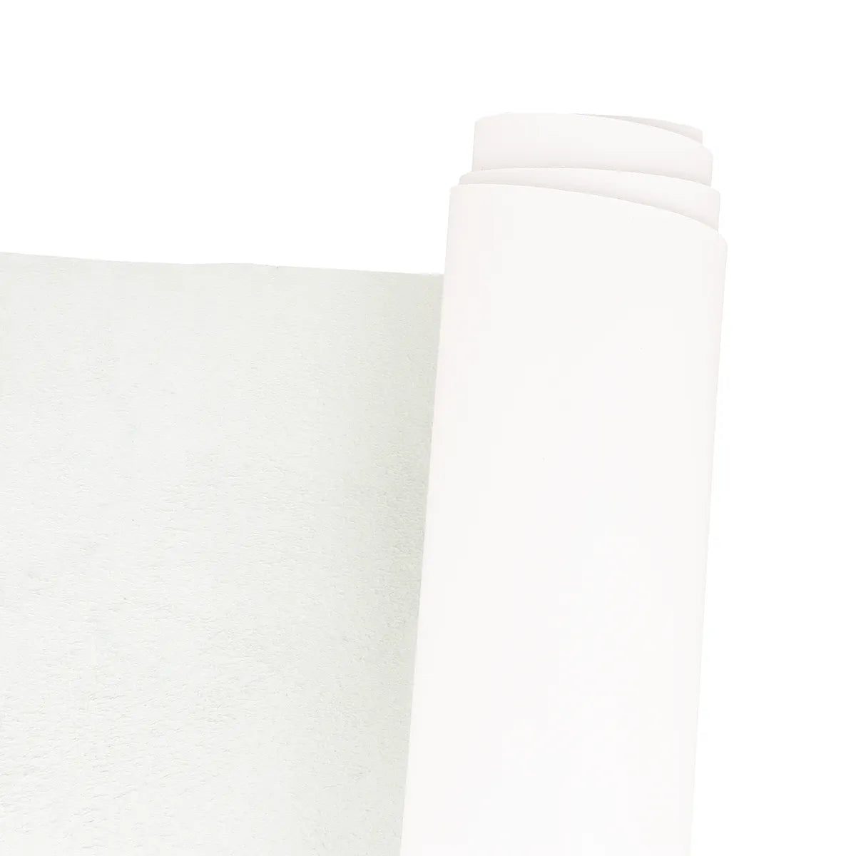 Cuir de vachette blanc. Cuir ferme et lisse idéal pour la création de sac, petite maroquinerie, étui et autres articles nécessitant de la rigidité