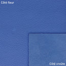 Cuir de cerf bleu intense avec de subtils reflets nacrés.
