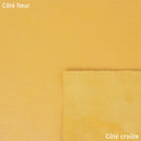 Cuir de chèvre nappa couleur jaune nacré, idéal pour apporter de la lumière et de la brillance à vos créations.