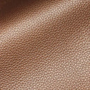 Zoom sur les détails de ce cuir métallisé cuivré