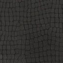 Morceau de cuir noir avec imprimé effet écaille de crocodile.