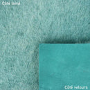 Mouton lainé à poils lisses bleu clair, cuir souple à fourrure idéal pour la création de vêtement, bourse, chaussons...