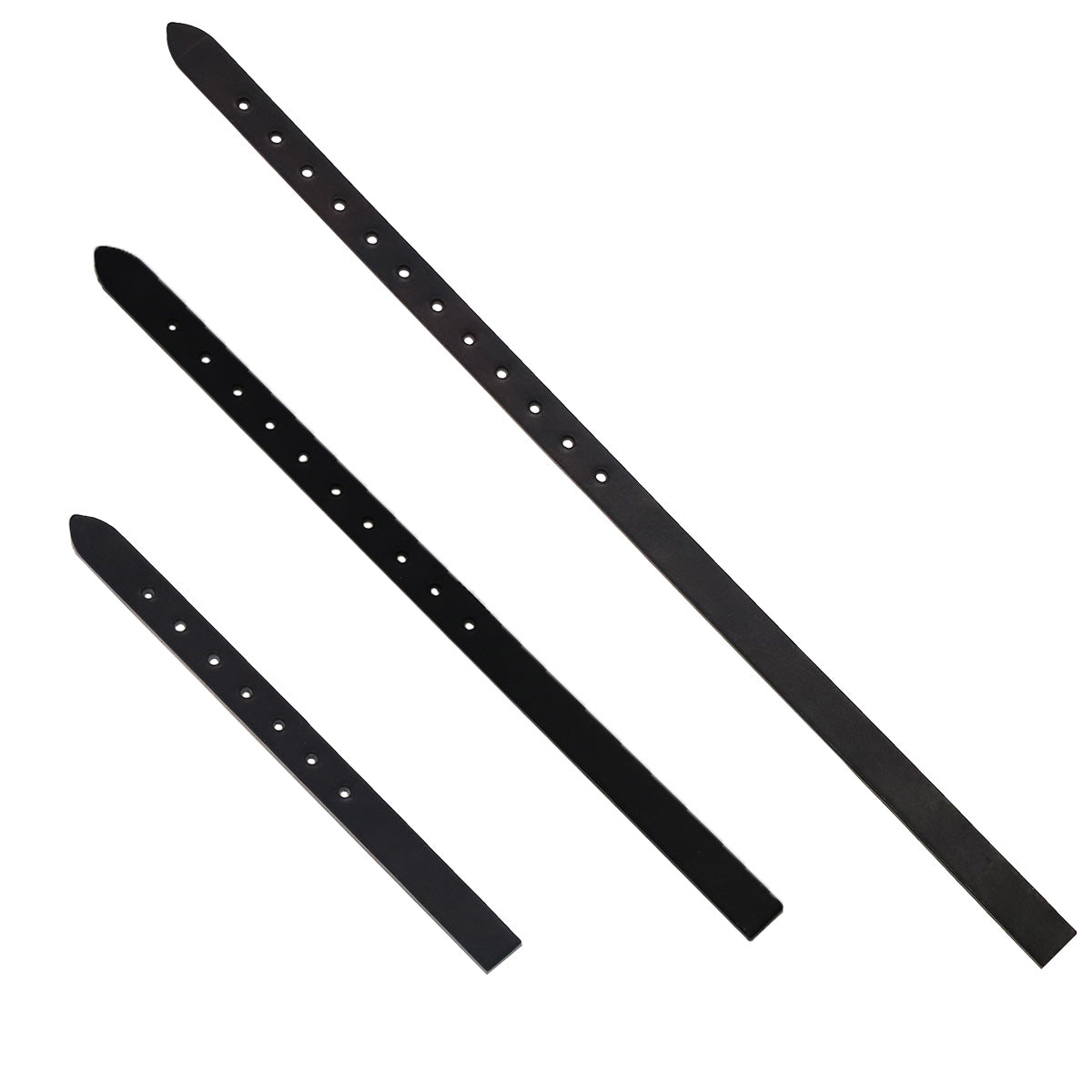 Lanières en cuir de croupon étiré DELLA Radermecker noir, produit en cuir souple pour accessoires ou décoration.