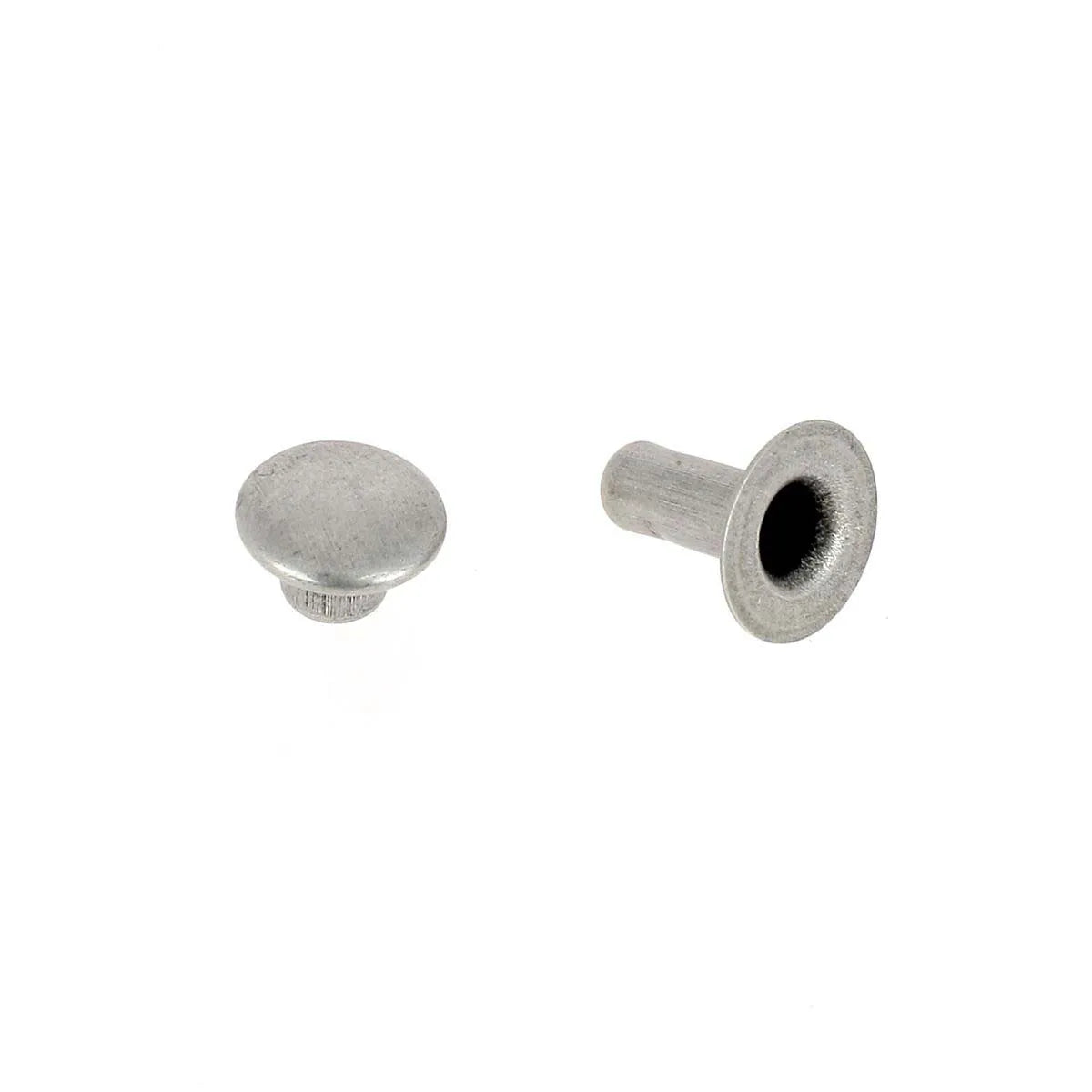 Rivet en laiton moyen de style simple avec calotte, finition argent vieilli, pour accessoires déco cuir de la marque Deco Cuir.