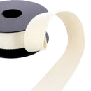 Lanière en coton 30mm de couleur blanc cassé, bobine de 5 mètres, adaptée pour couture ou bricolage.