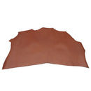 Cuir tanné végétal SAUVAGE MAT de couleur cognac, peaux de cuir authentique, finition mate, pour accessoires ou maroquinerie.