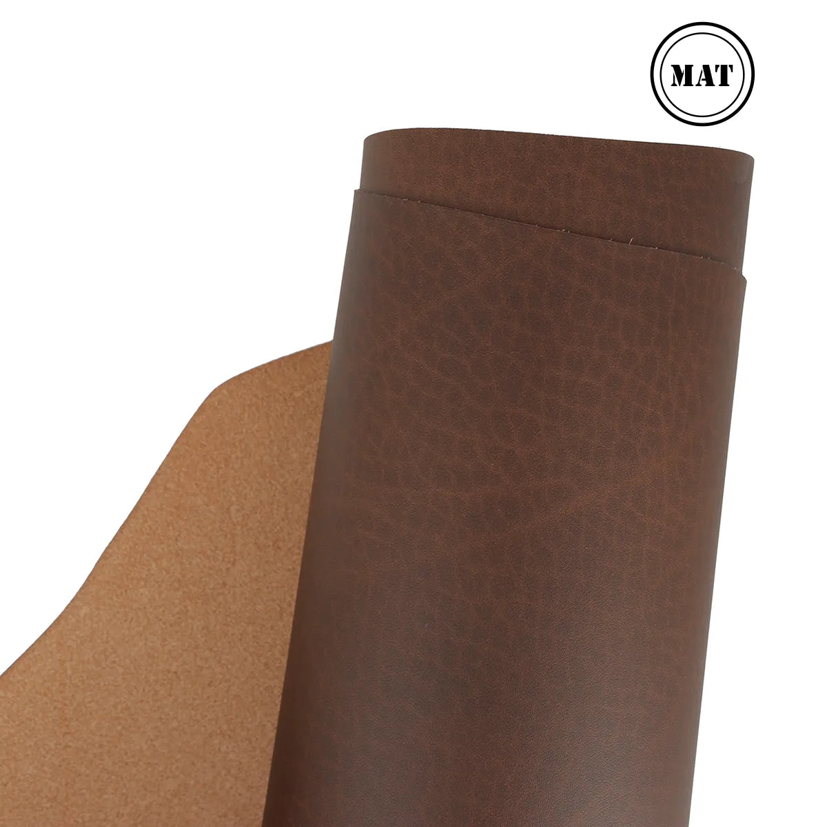 Peaux de cuir au tannage végétal Sauvage Mat Châtaigne, finition naturelle, texture douce et couleur chaleureuse.