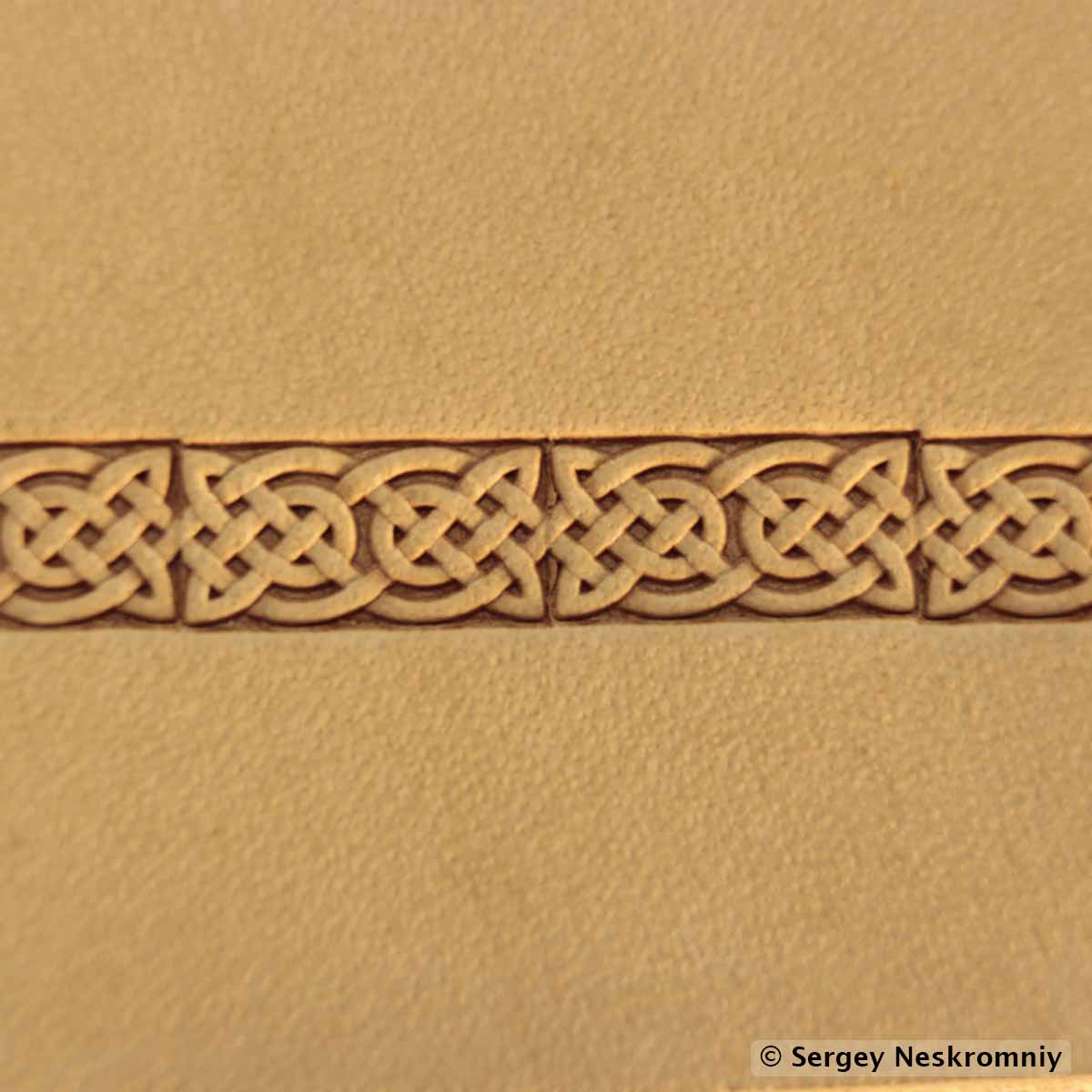 Matoir en cuir de Sergey Neskromniy, outil à manche solide, pour travaux de couture ou de cordonnerie, visible avec manche en bois.