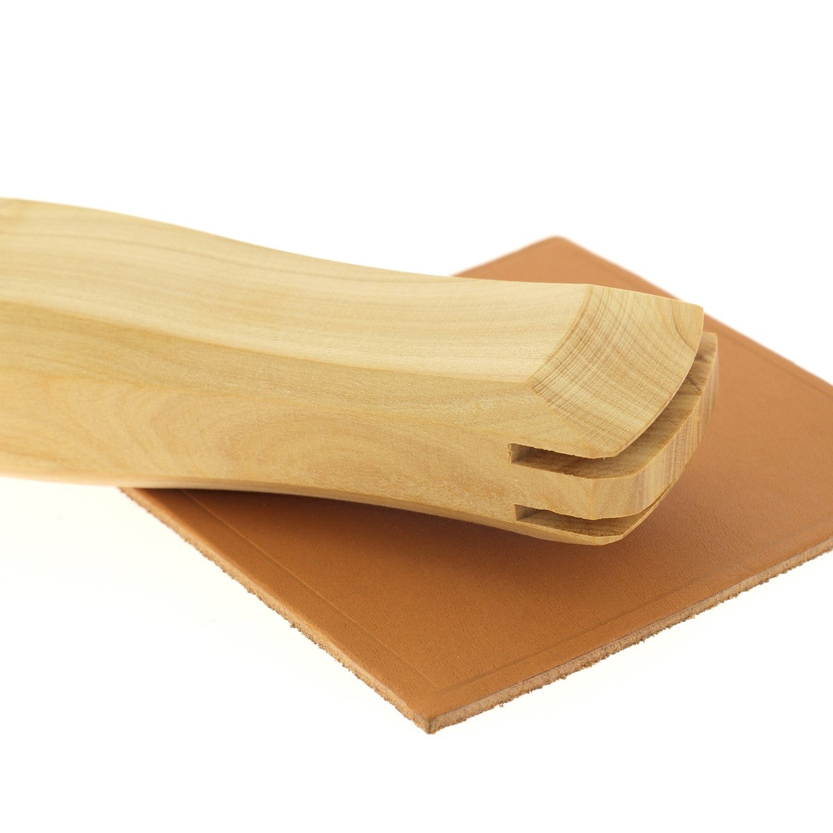 Outils Formoir Malletier en bois de buis de la marque Vergez Blanchard, outil de fabrication artisanale en bois naturel.