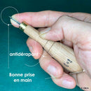 Alêne aux pinces pour cuir Oka Gamme PRO, outil de précision pour le travail du cuir, avec pinces robustes et ergonomiques.
