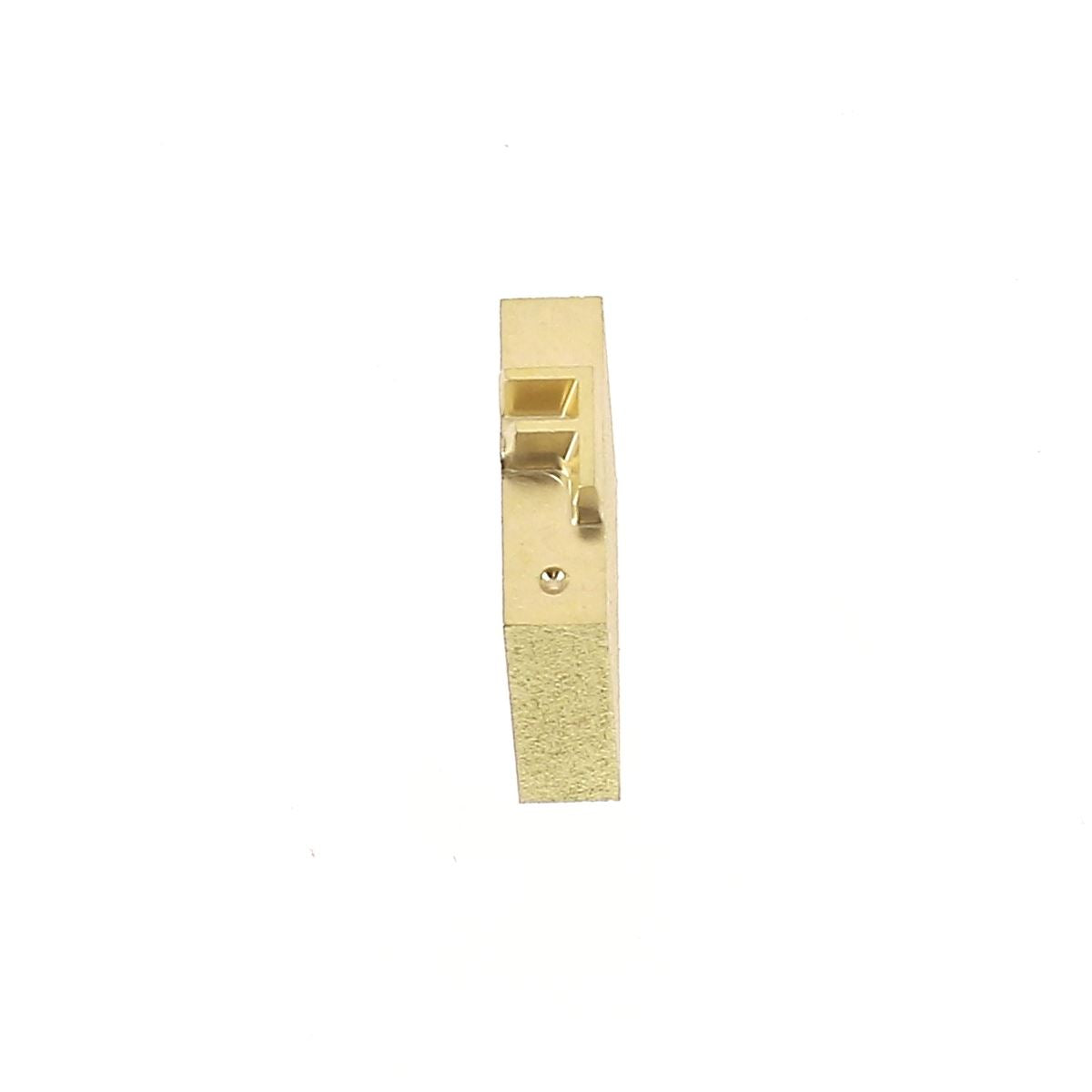Lettre majuscule en laiton Arial 4mm pour outils de décoration en cuir, illustrée sur une image claire.