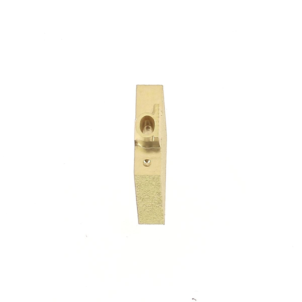Lettre minuscule en laiton Arial 4mm, outil Deco Cuir, visible en gros plan sur fond blanc.
