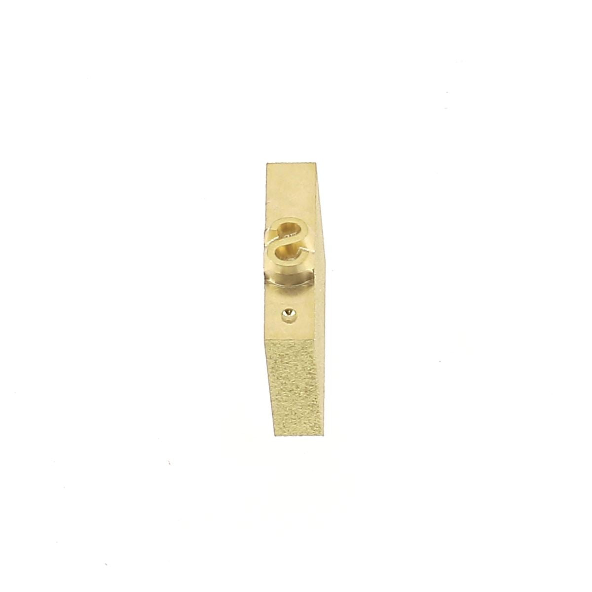 Lettre minuscule en laiton Arial 4mm pour outils de décoration en cuir, image montrant une lettre en laiton.