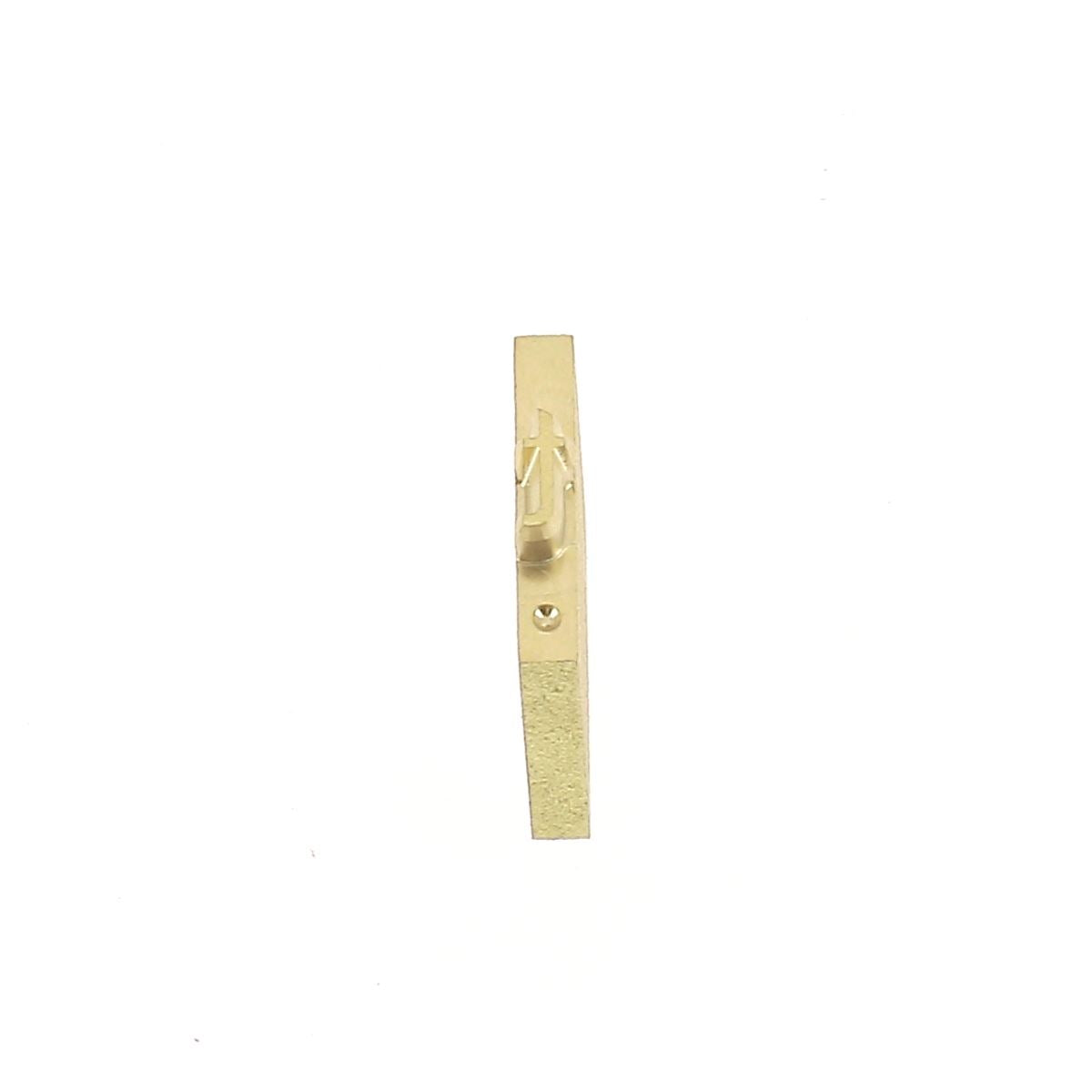 Lettre minuscule en laiton Arial 4mm, outil Deco Cuir, visible sur fond clair, montrant la texture et la finition métallique.