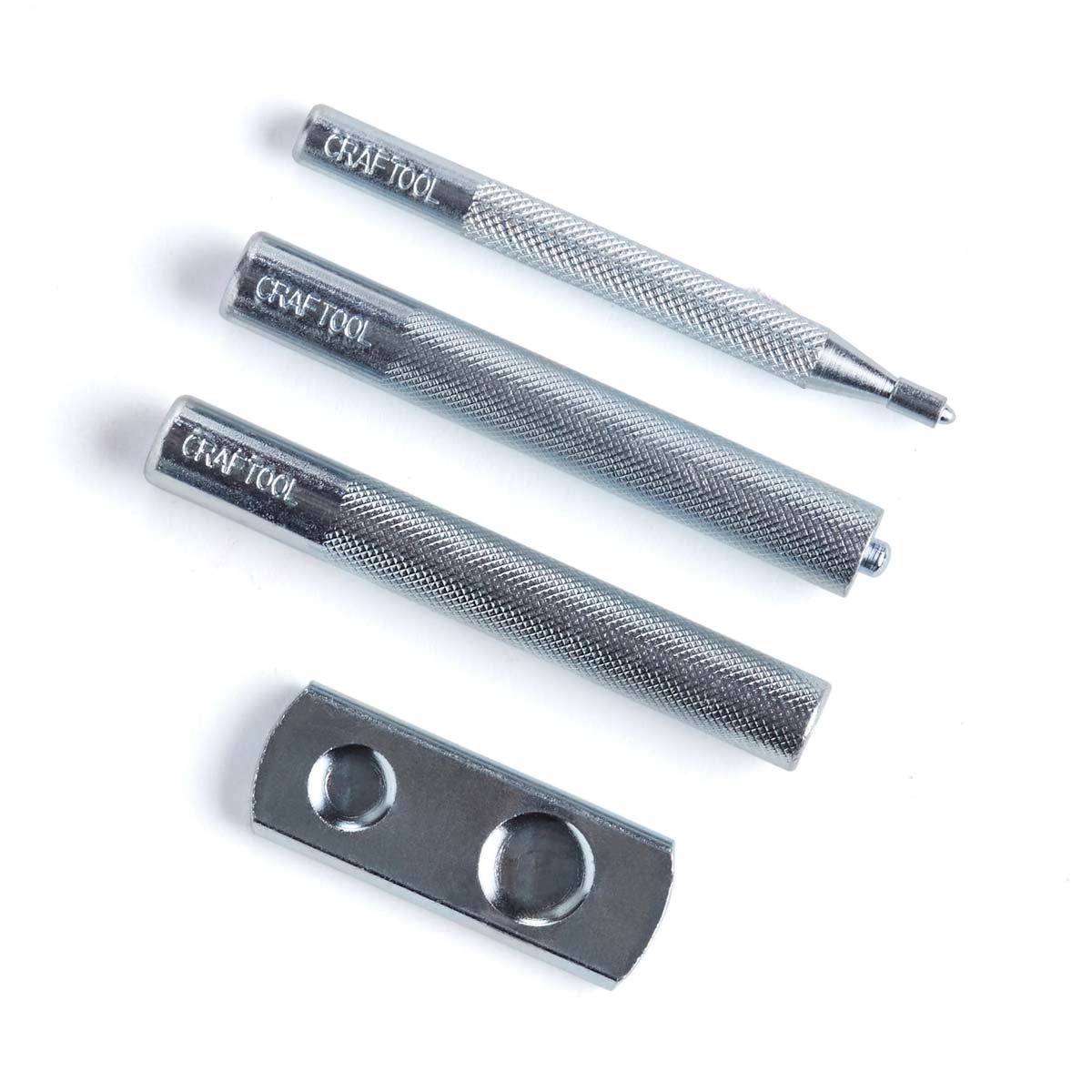 Outils de pose pour boutons pression LINE 16 de 10mm de la marque Ivan, image montrant l'outil de fixation en métal.