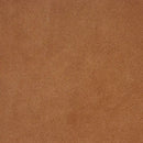 Morceau de croûte de cuir velours marron camel. Cuir doux et souple idéal pour la confection de petite maroquinerie, accessoire.