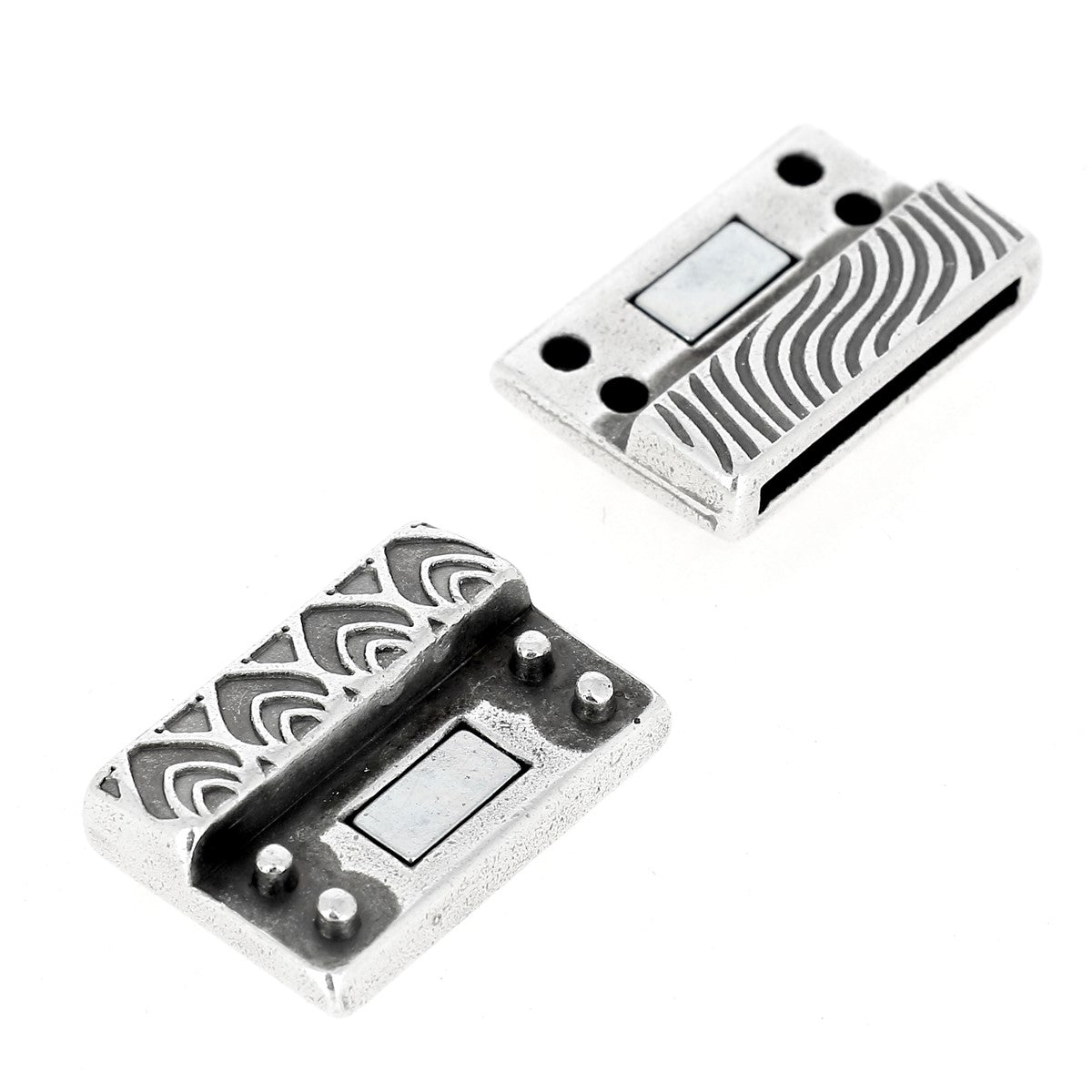 Fermoir bijou aimanté en argent vieilli avec motifs plumes de paon, lacer plat de 20 mm, pour créations de bijoux.