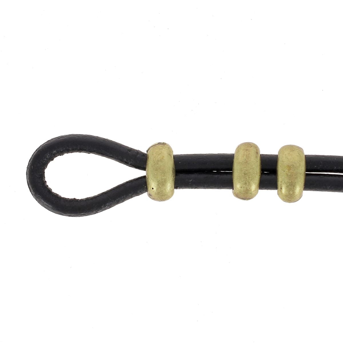 Fermoir coulissant bijou Passant double trou avec lacet rond de 3mm, création de bijoux, vue rapprochée en image.
