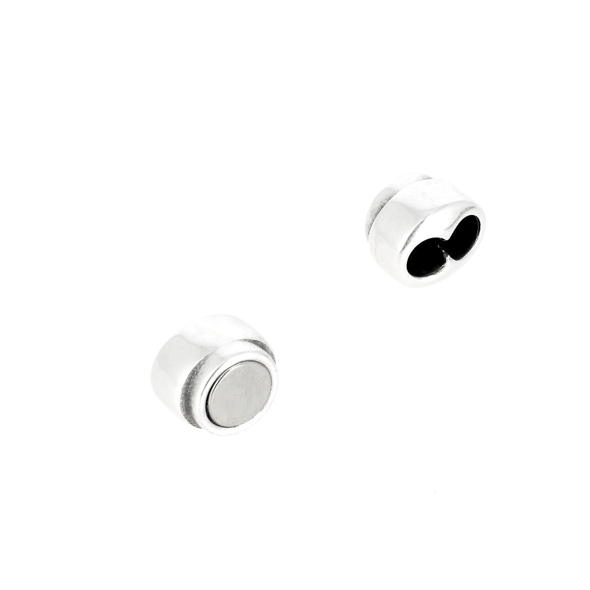 Fermoir bijou aimanté NOAH avec lacet rond 5mm, création de bijoux en métal argenté, vue de détail.