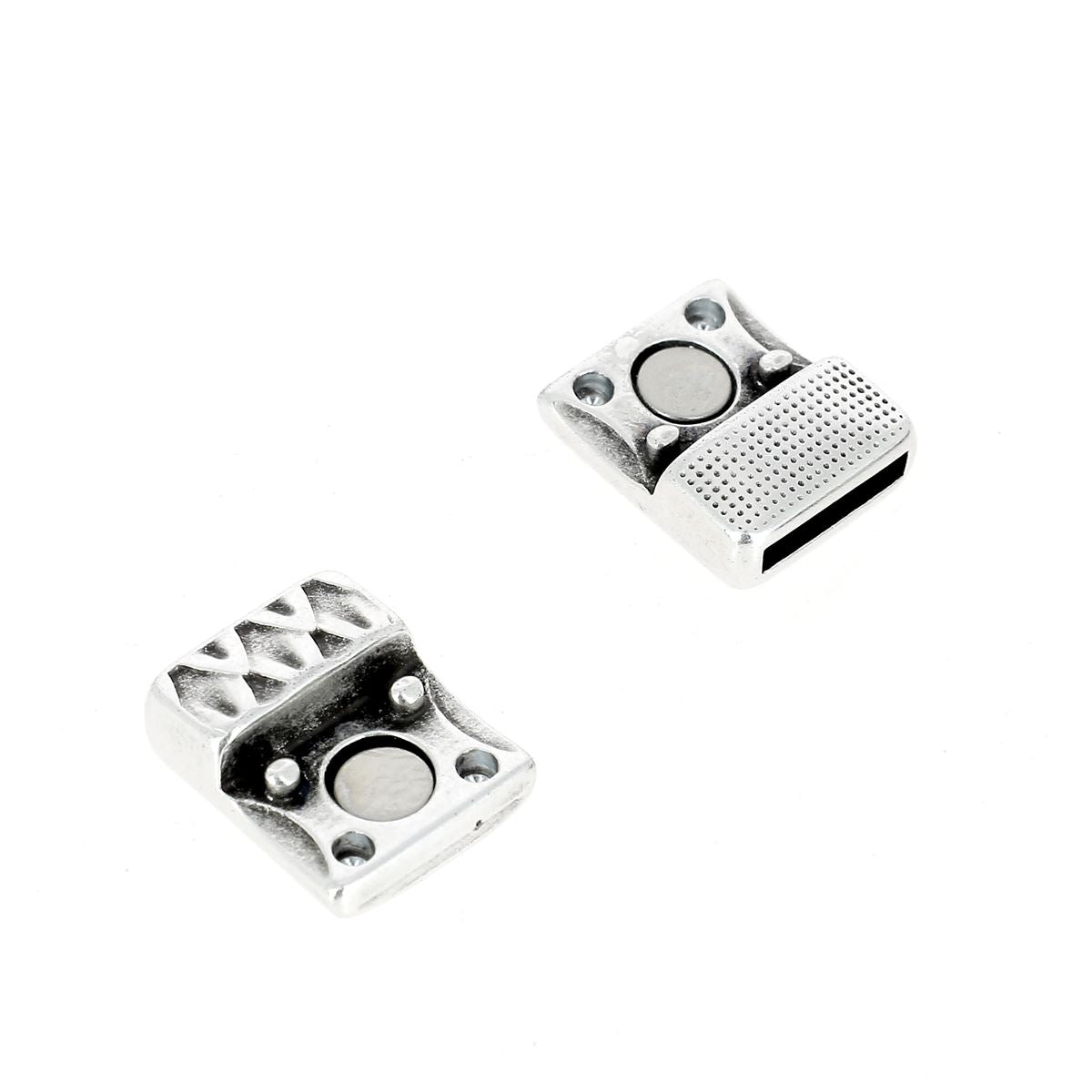 Fermoir bijou aimanté peau de serpent avec lacet plat 10mm, création de bijoux élégante et pratique.