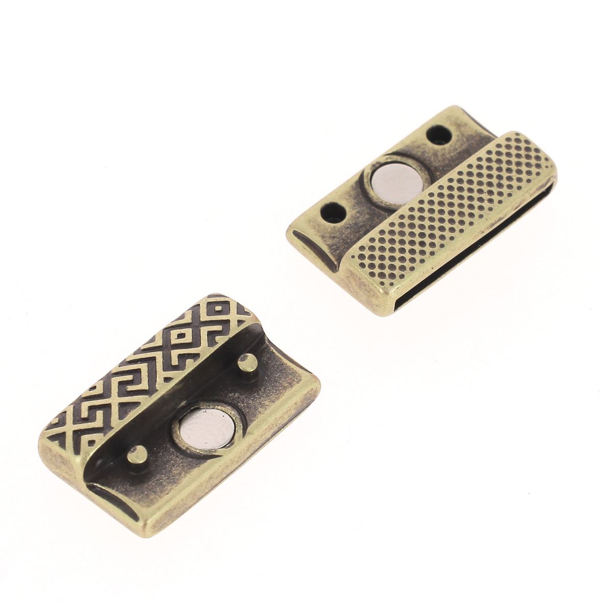 Fermoir bijou aimanté Labyrinthe avec lacet plat 20 mm, création de bijoux, fabrication par Autres, vue de face.