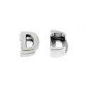 Coulissant à griffe Lettre en argent vieilli avec lacet 5 mm, création de bijoux élégante et sophistiquée.