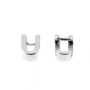 Coulissant à griffe lettre en argent vieilli, lacet 5 mm, création de bijoux, finition élégante et détails visibles.