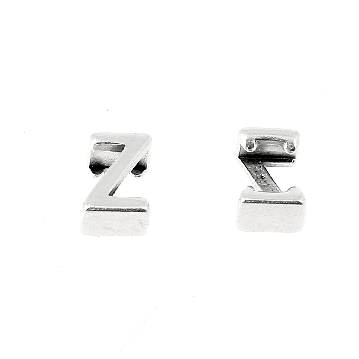 Coulissant à griffe Lettre en argent vieilli avec lacet 5 mm, création bijou élégante et détaillée.