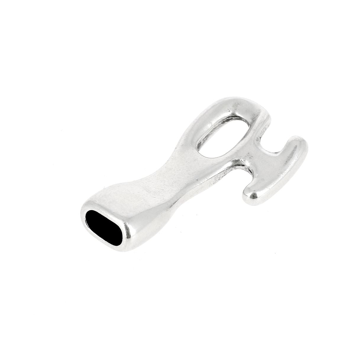 Fermoir bijou crochet Hugo en argent vieilli, lacin rond 4mm pour créations de bijoux, visible en gros plan.