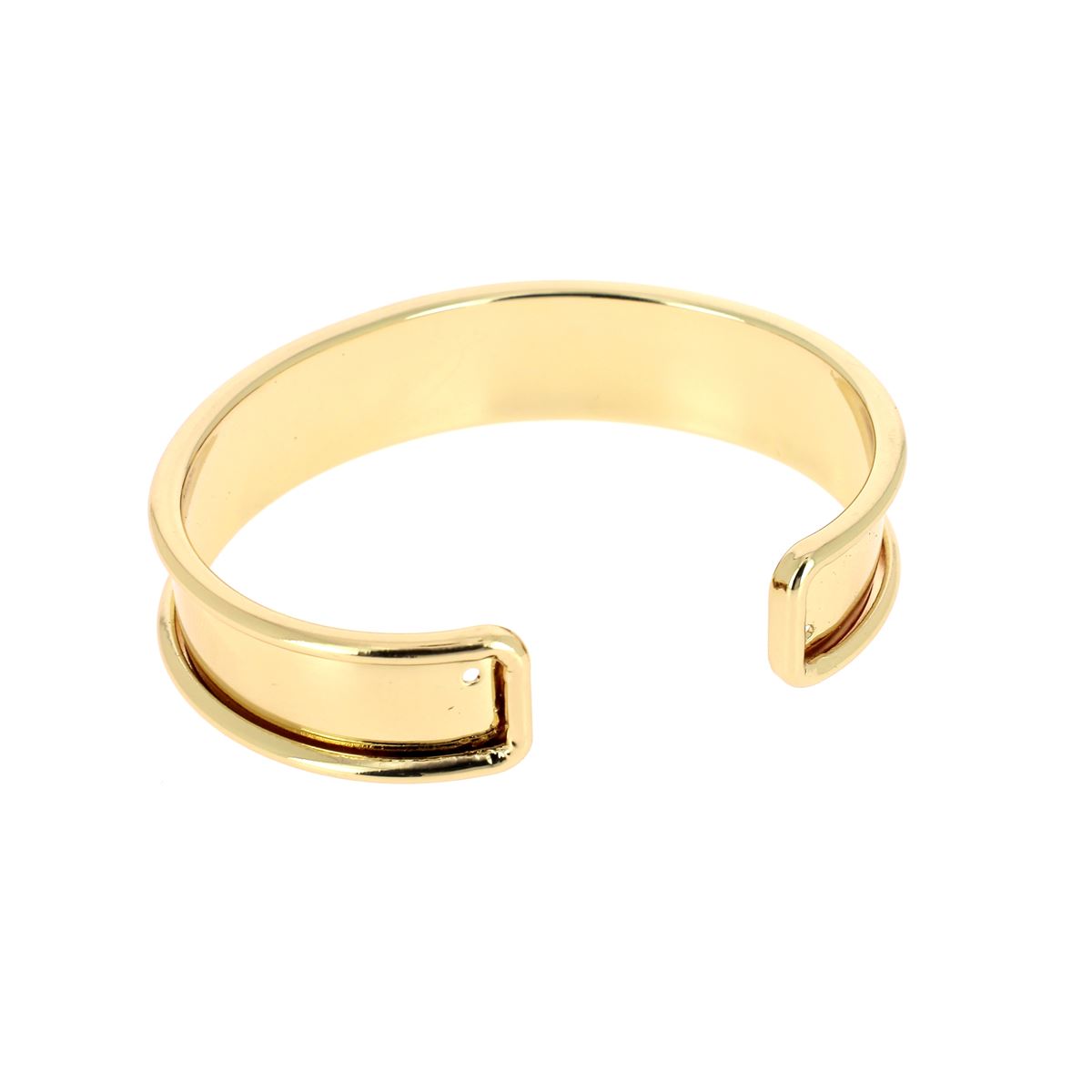 Bracelet manchette en laiton doré clair avec finition élégante, accessoire de mode tendance et sophistiqué pour femmes.