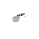 Fermoir dormeuse pour boucle d'oreille en accessoires, pièce en métal pour boucle d'oreille, vue rapprochée.