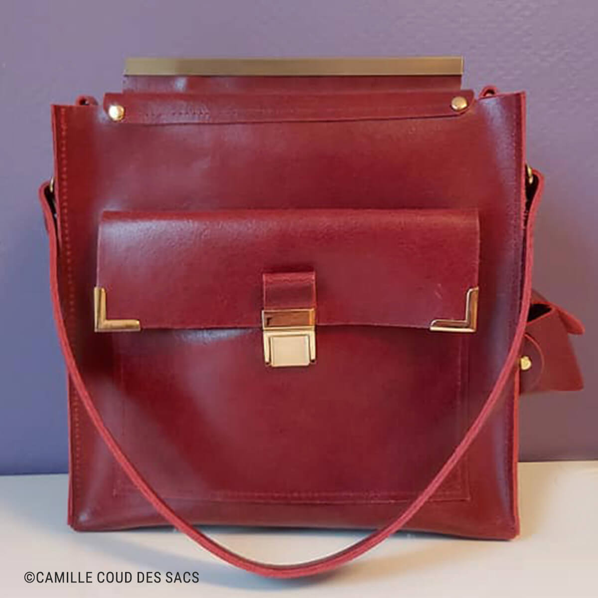 Pièce en métal pour sac en cuir, 23x23mm, accessoire de décoration pour sac à main, finition métallique élégante.