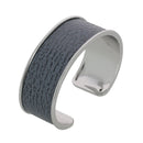 Morceau de cuir de requin autocollant bleu foncé de 20 mm de Deco Cuir pour manchette ou bracelet.