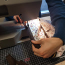 Atelier formation couture Deco Cuir pour confectionner un sac cabas en cuir, image montrant un modèle en cours de réalisation.